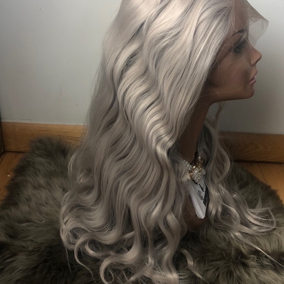 ?Yoshi 22”  BABY GREY LACE FRONT Wig * NWT*? ?Yoshi 22” BABY GREY LACE FRONT Wig * NWT*? main image 3